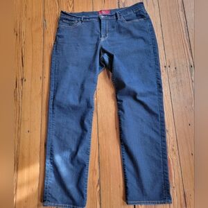 GUC Lucky Brand Jeans. Size 16/33. 'Sweet n' Straight'. Ankle length.